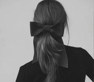 Indre Bow in Black
